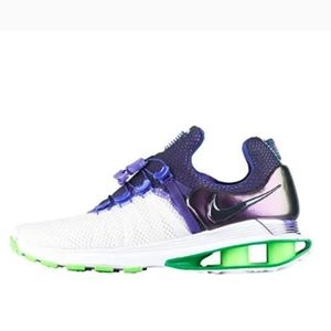 WOMENS NIKE SHOX GRAVITY